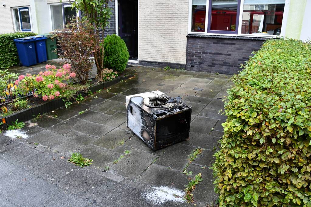 Wasdroger belandt op straat na brand