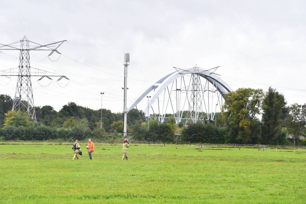 Lage druk gasleiding gesprongen midden in weiland