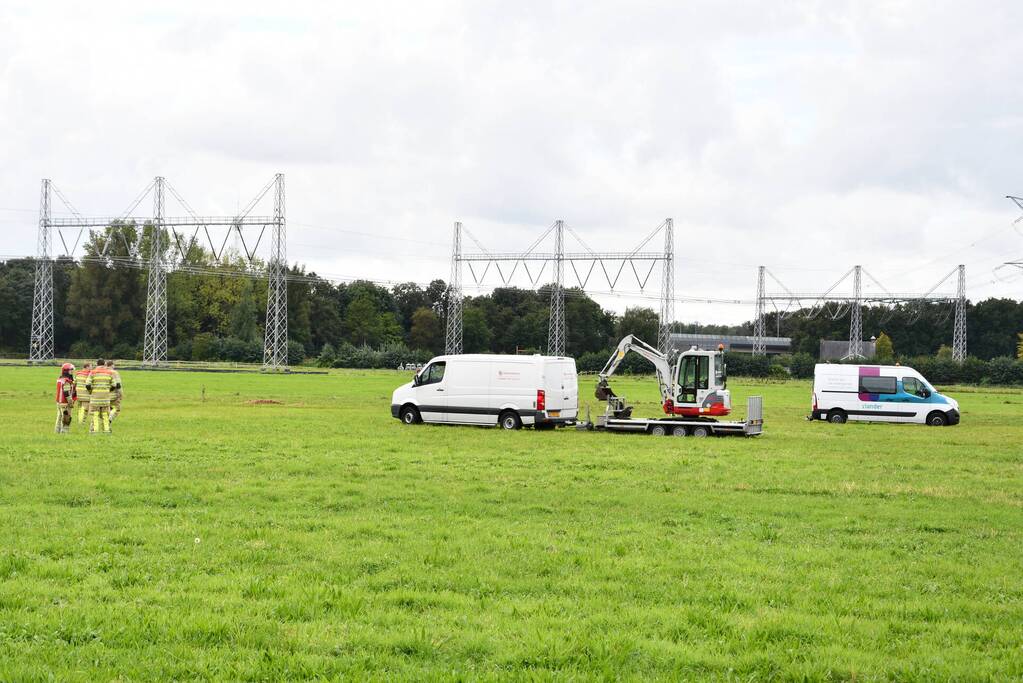 Lage druk gasleiding gesprongen midden in weiland