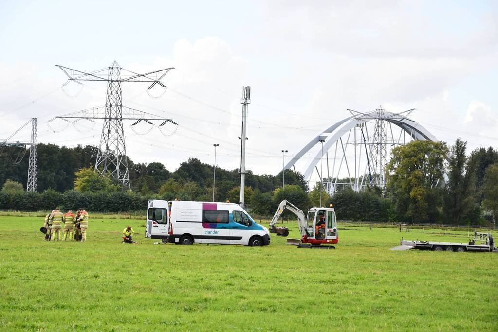 Lage druk gasleiding gesprongen midden in weiland