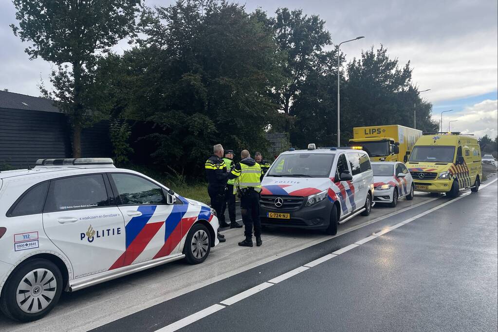 Fietser overleden bij botsing met vrachtwagen