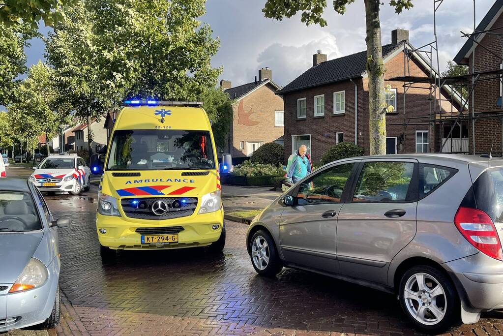 Fietser gewond door botsing met personenauto