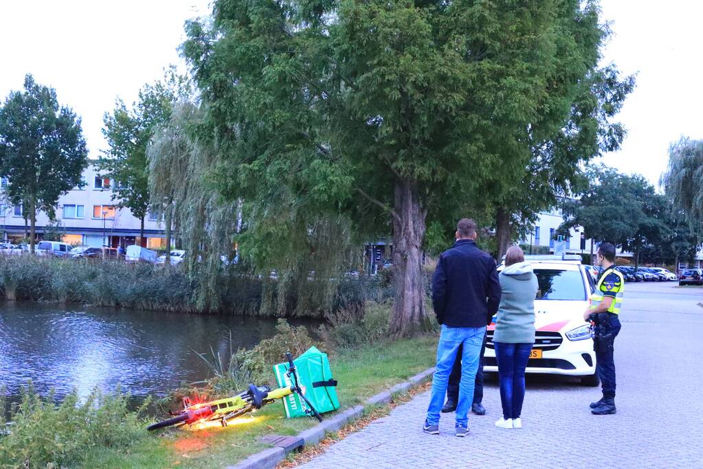 Dieven dumpen gestolen New York Pizza e-bike in sloot
