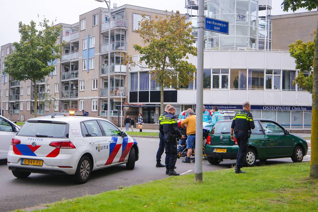 Ongeval op rotonde trekt veel bekijks