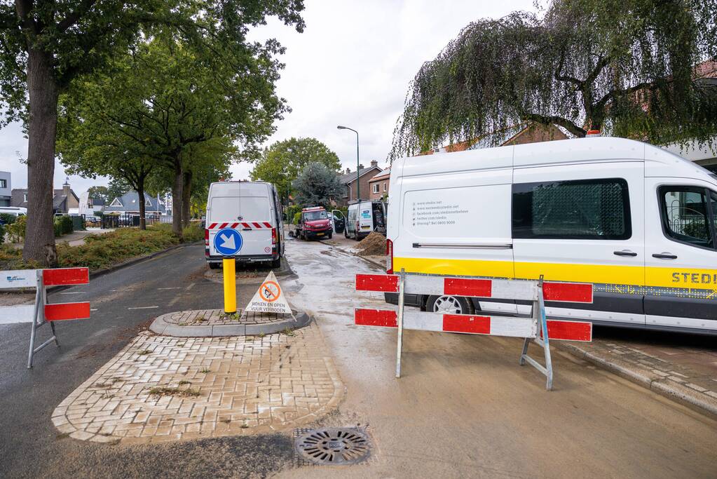 Gesprongen waterleiding zorgt voor verkeershinder