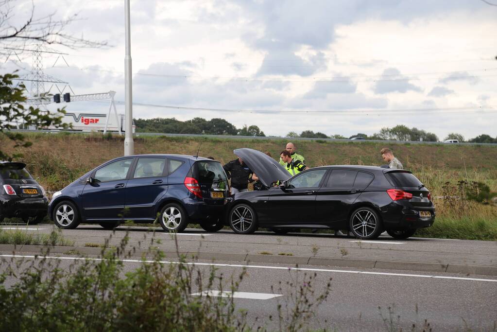 Meerdere voertuigen beschadigd door botsing