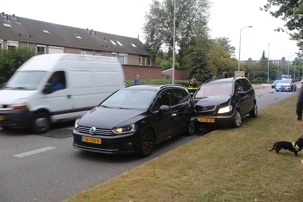 Bestuurder aangehouden na kop-staart aanrijding