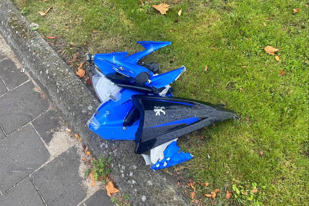 Brommerrijder loopt verwondingen op na uitwijkmanoeuvre