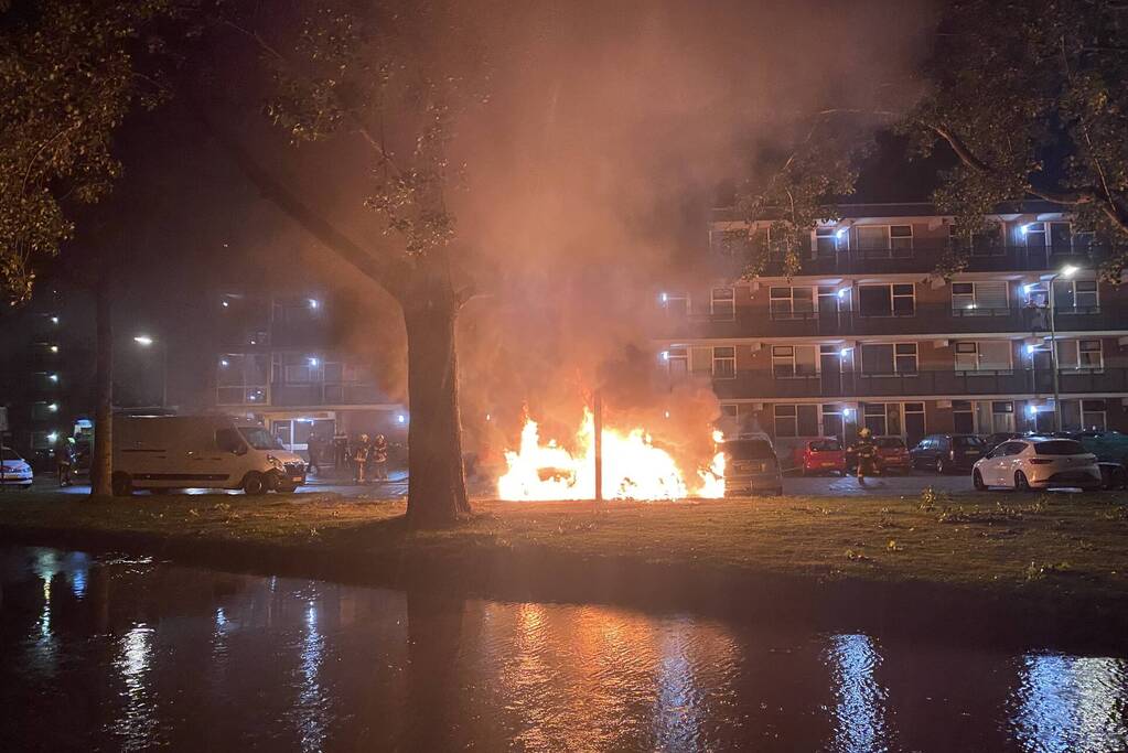 Drie auto's verwoest door brand