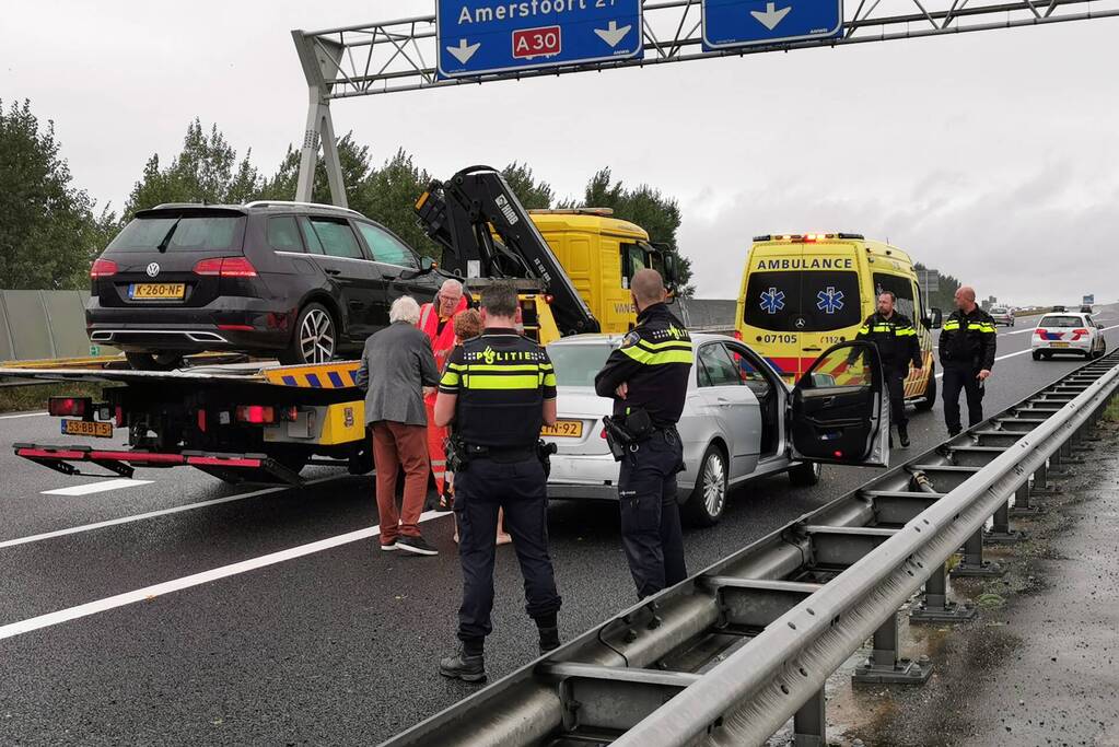 Kind gewond bij kop-staart botsing op snelweg