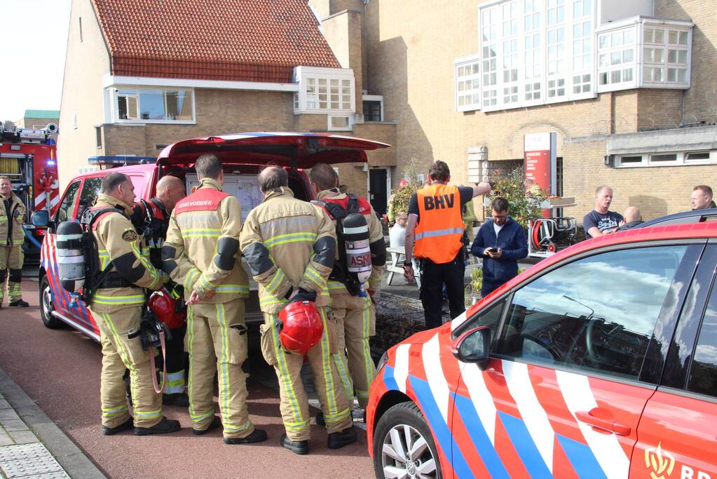 Bedrijfsverzamelgebouw ontruimd vanwege grote brand