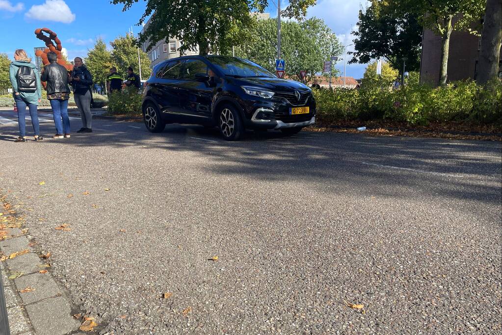 Overstekende fietser aangereden door auto