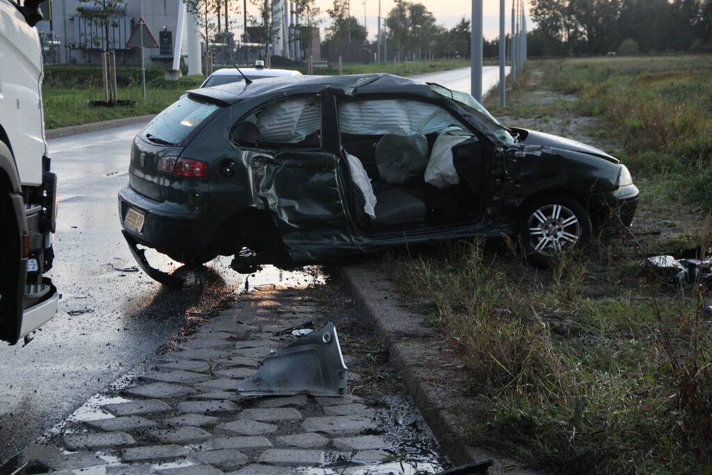 Twee gewonden na ongeval met vrachtwagen