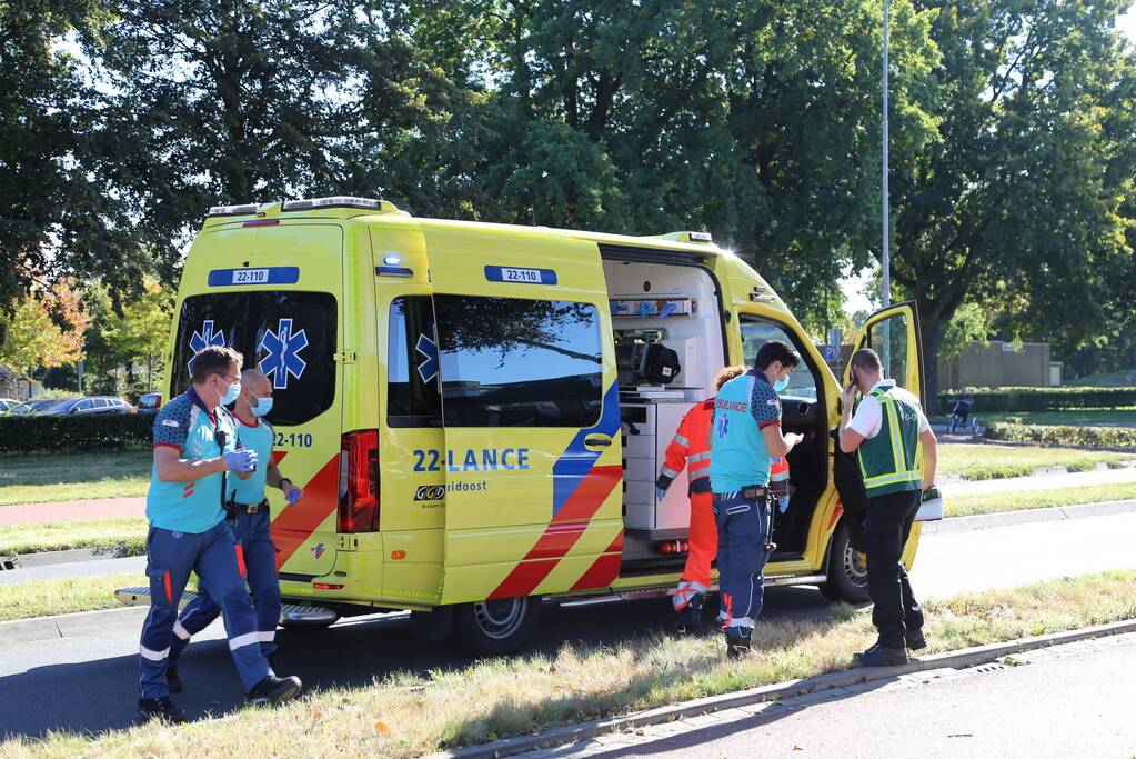 Fietser op e-bike ernstig gewond op fietspad