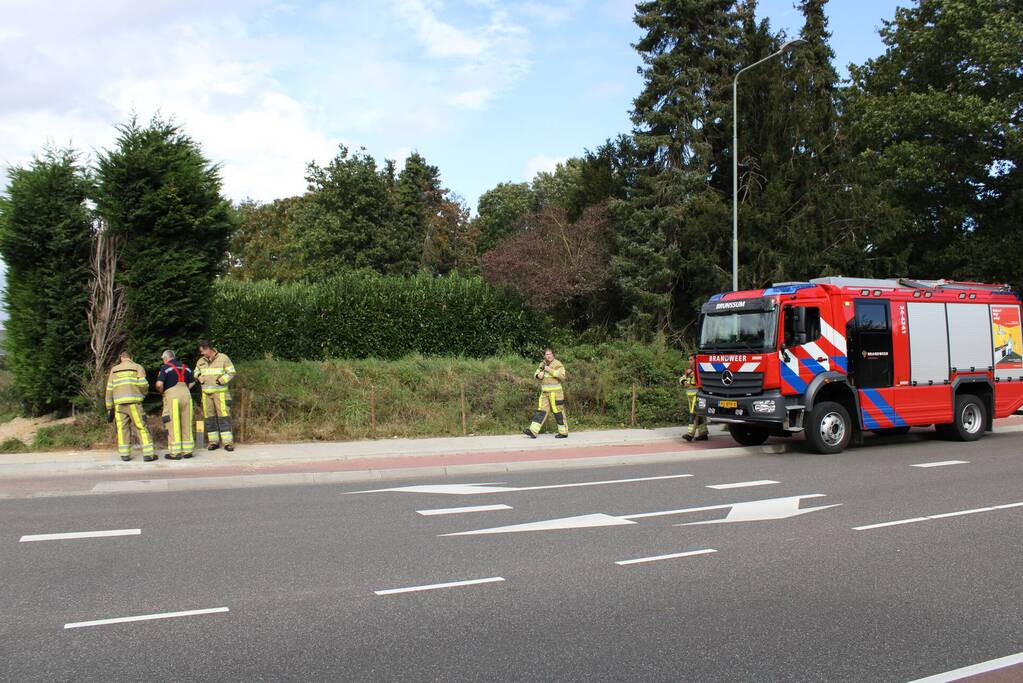 Lek in gasleiding ontstaan onder de stoep