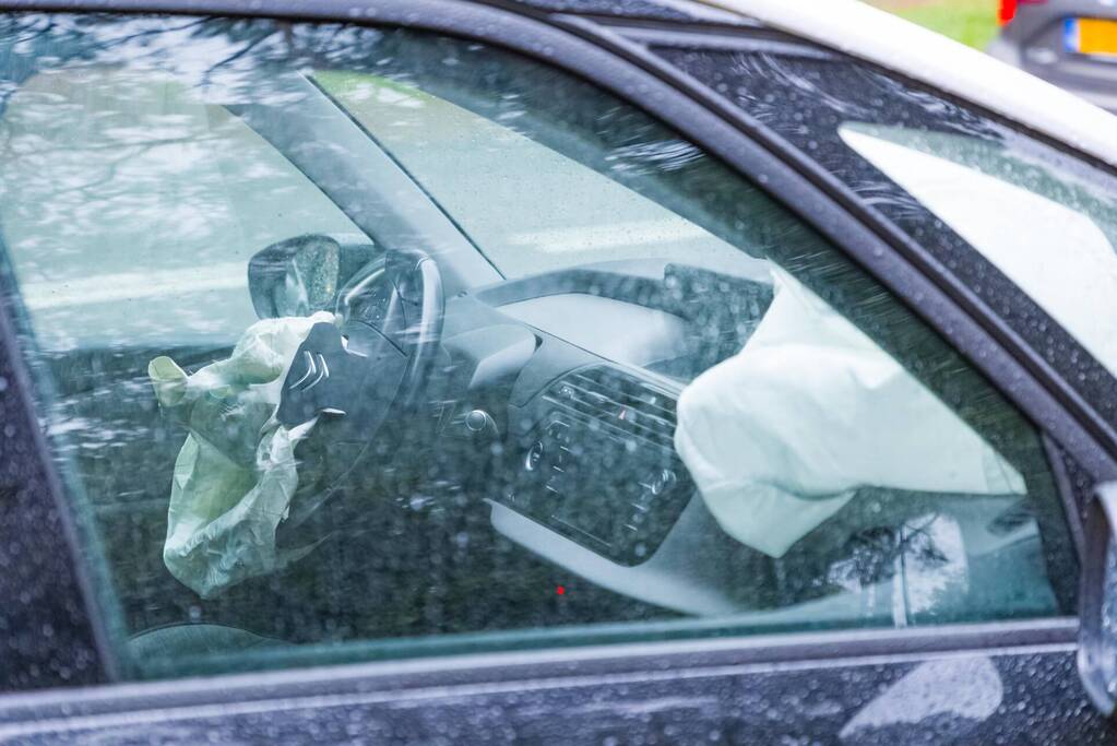 Eén gewonde bij kop-staart botsing