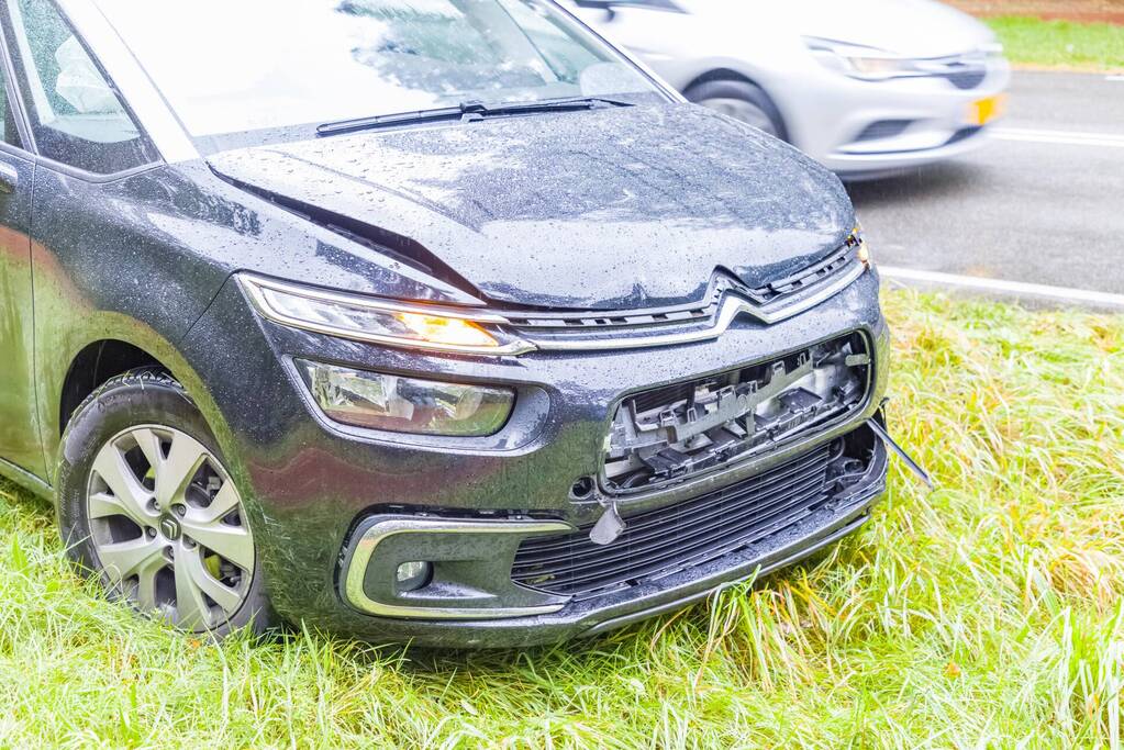 Eén gewonde bij kop-staart botsing