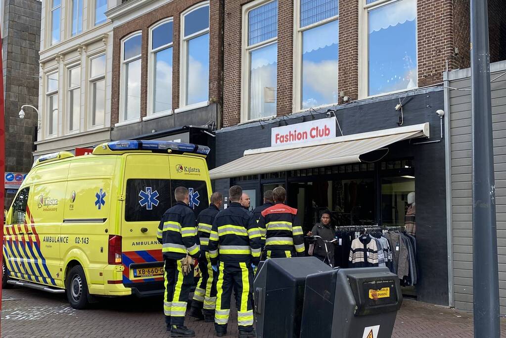 Man mogelijk gewond na elektrocutie in kledingwinkel