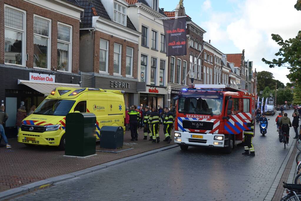 Man mogelijk gewond na elektrocutie in kledingwinkel