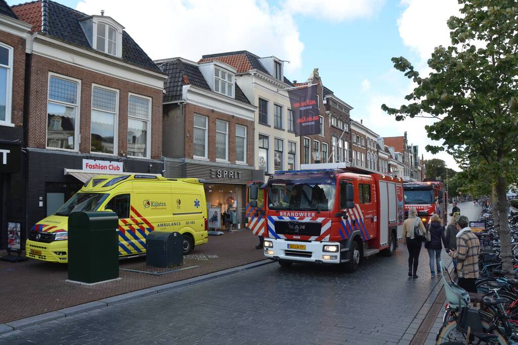 Man mogelijk gewond na elektrocutie in kledingwinkel