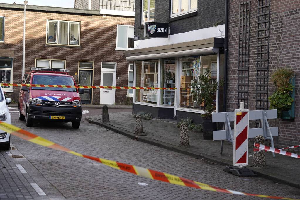 Scheuren in buitenmuren na verzakking