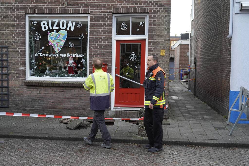 Scheuren in buitenmuren na verzakking