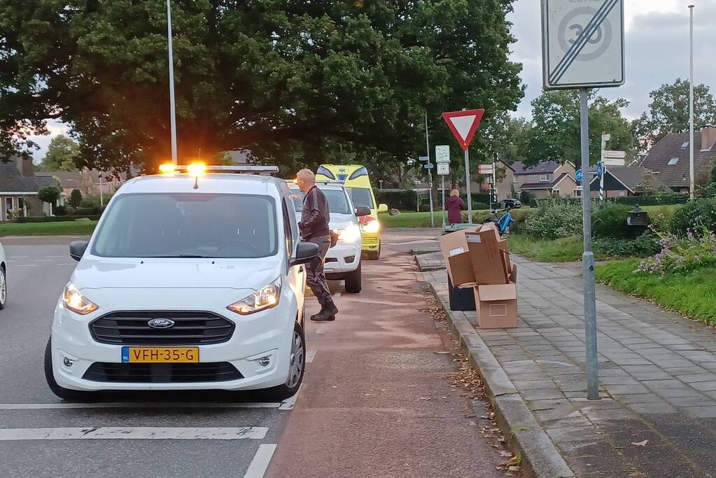 Fietsers onderuit door lang benzinespoor