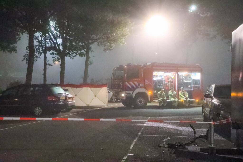 Politie doet onderzoek naar vondst stoffelijk overschot in auto