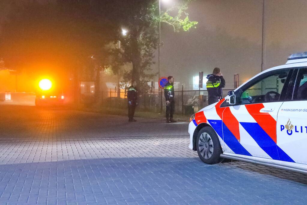Politie doet onderzoek naar vondst stoffelijk overschot in auto