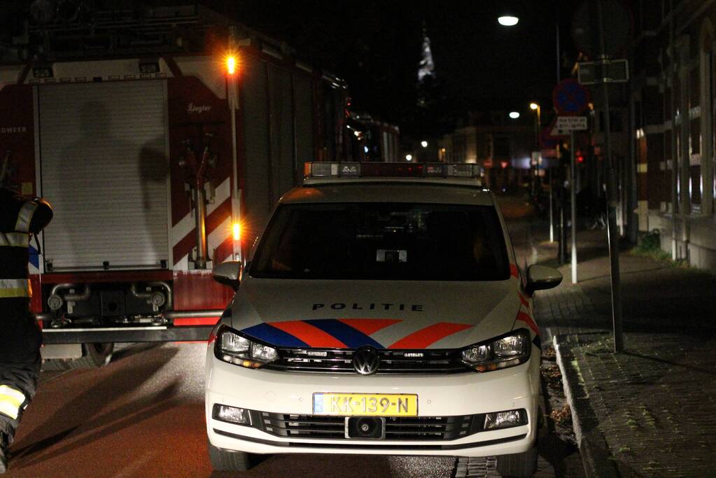 Schilderij vat vlam in woning