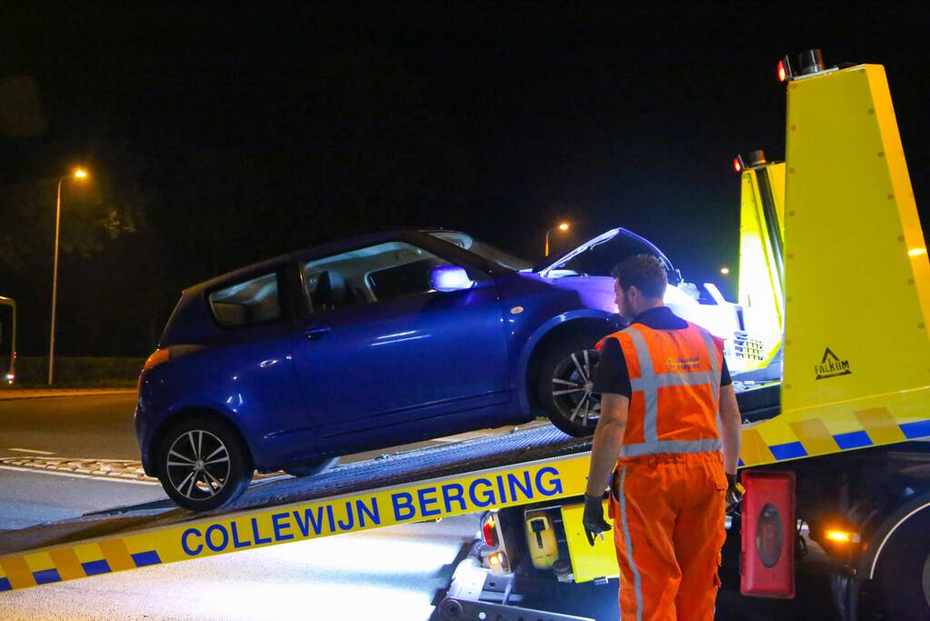 Veel schade bij ongeval tussen auto en lijnbus