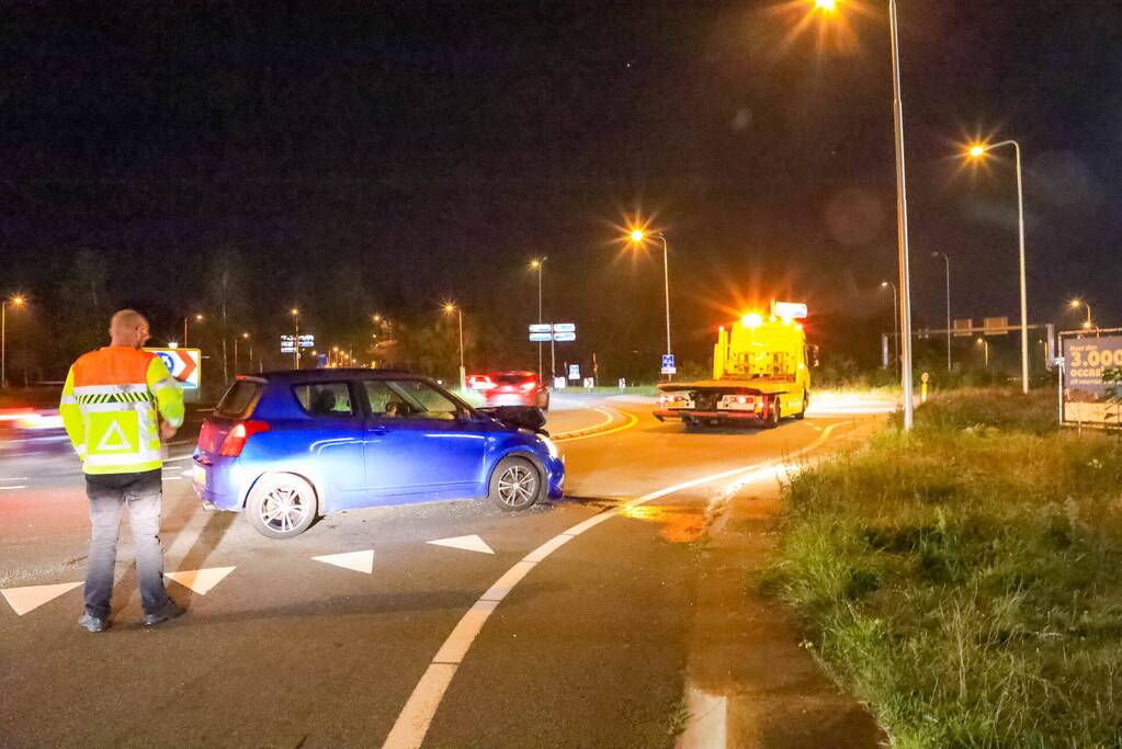 Veel schade bij ongeval tussen auto en lijnbus