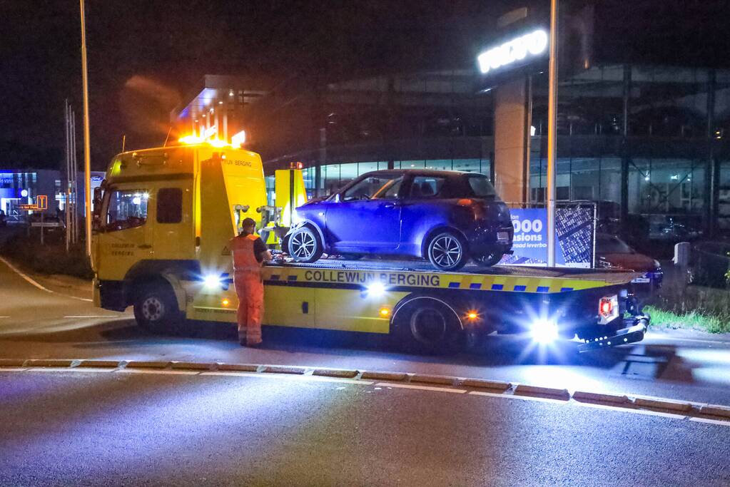 Veel schade bij ongeval tussen auto en lijnbus