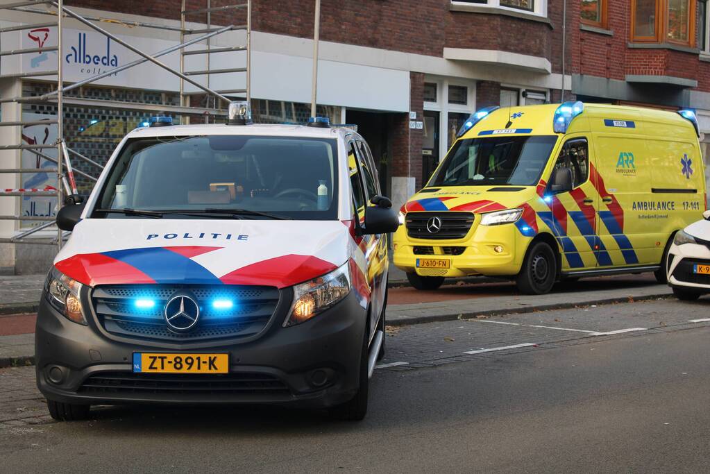 Persoon zwaargewond na val van hoogte