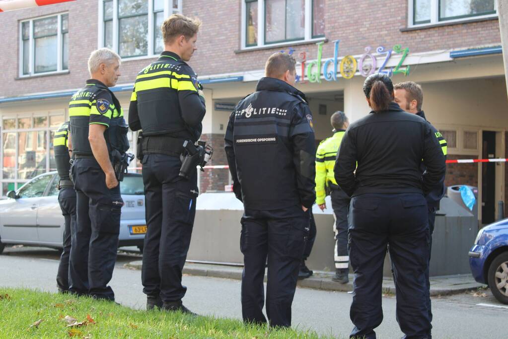 Persoon zwaargewond na val van hoogte