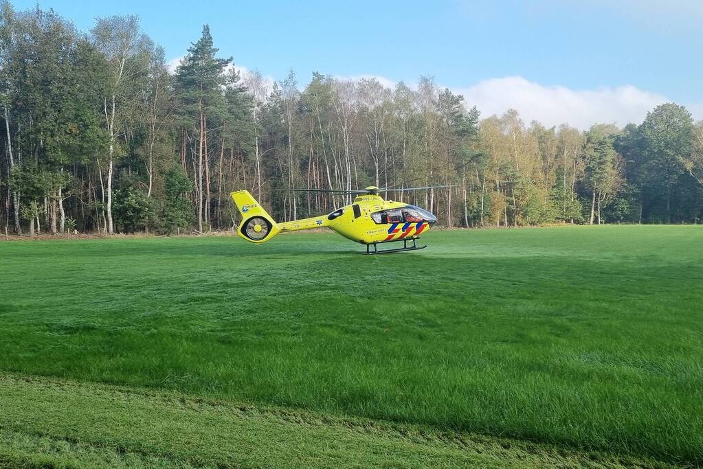 Traumahelikopter voor zwaargewonde motorcrosser