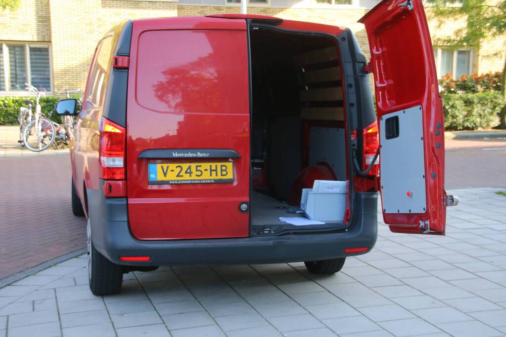 Pakket bezorger bruut overvallen