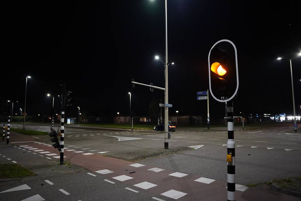 Kruispunt platgelegd door explosie verkeerslicht