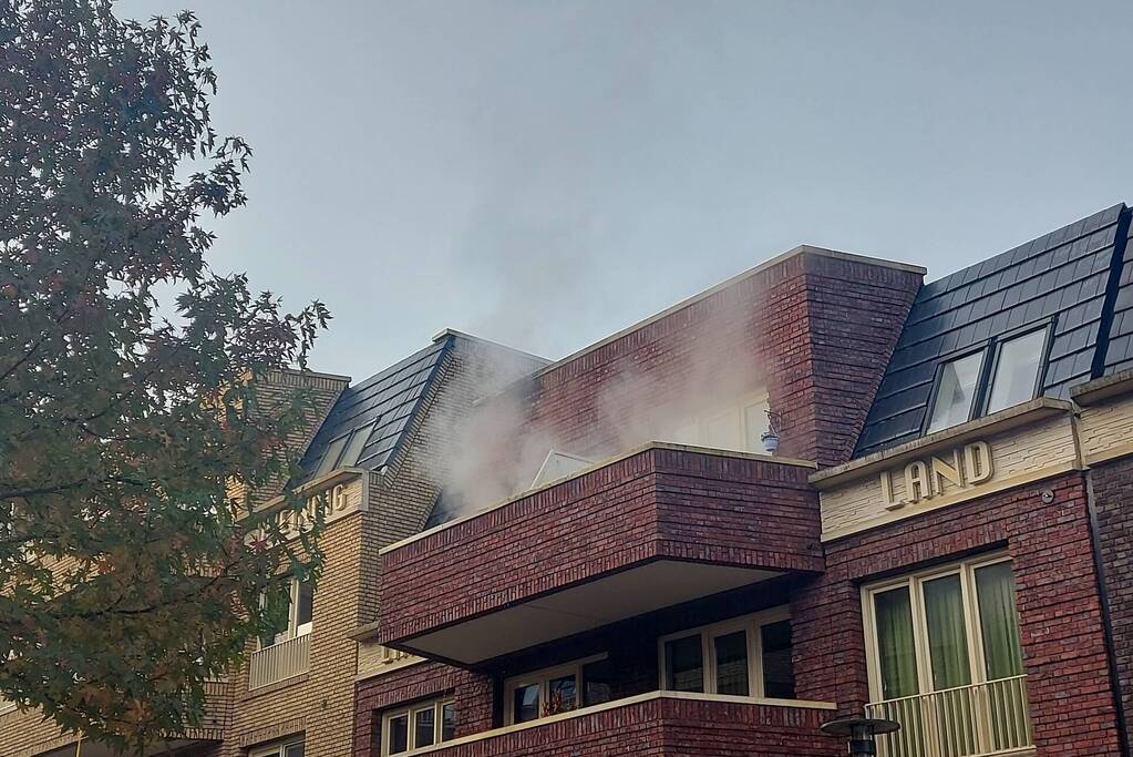 Uitslaande brand op balkon appartement