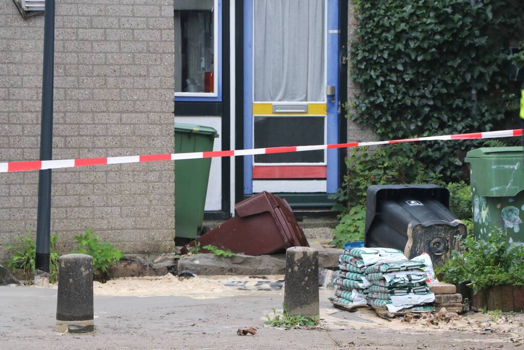 Voorzijde weggezakt bij een woning