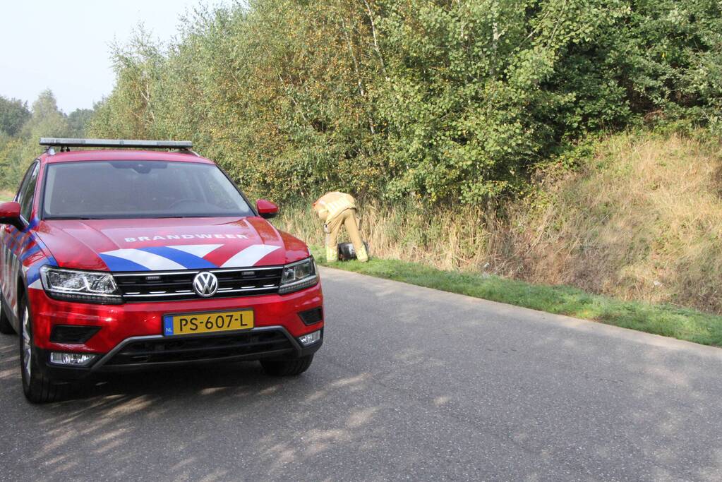 Brandweer doet onderzoek naar vat met onbekende vloeistof