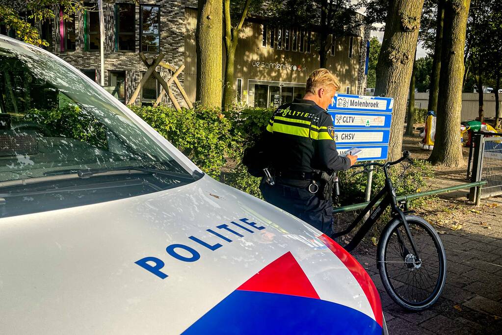 Politiehelikopter ingezet nadat jongeren maïskolven op auto's gooien