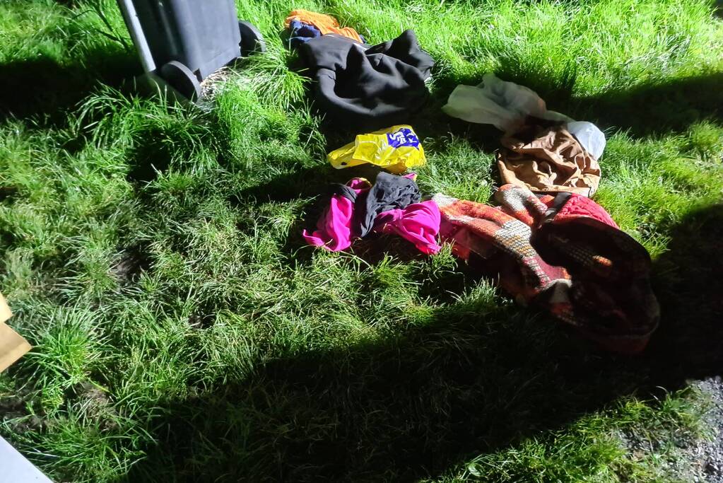 Inzet hulpdiensten na kledingvondst bij meer