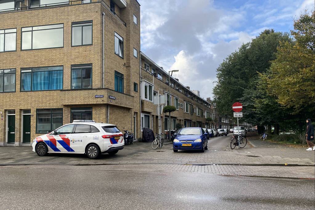 Twee getinte jongens in PostNL-kleding plegen woningoverval