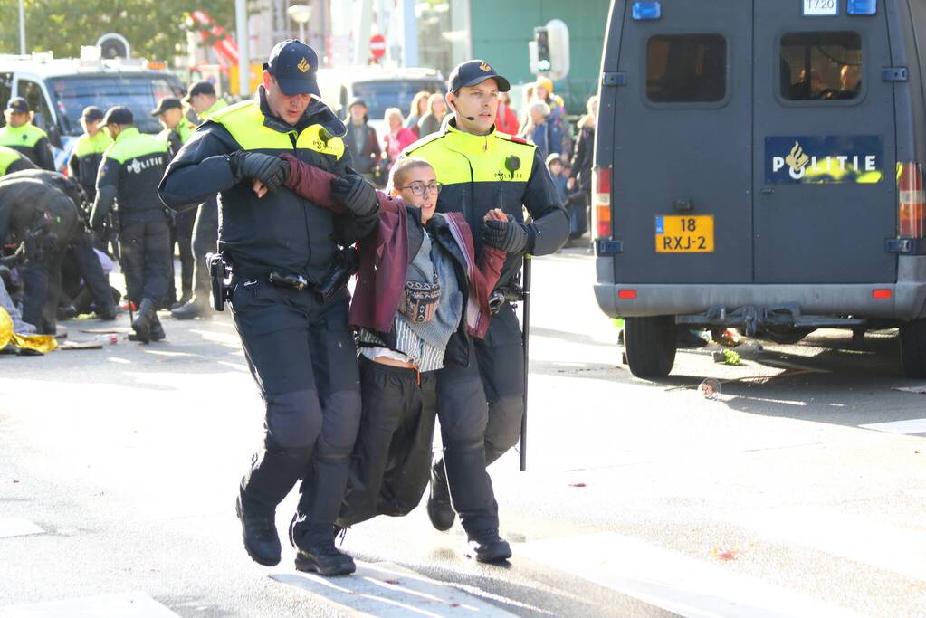 Opnieuw zorgen klimaatactivisten voor verkeershinder