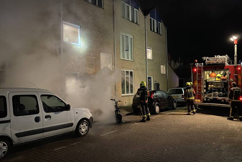 Scooter volledig uitgebrand