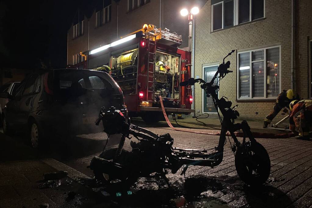 Scooter volledig uitgebrand