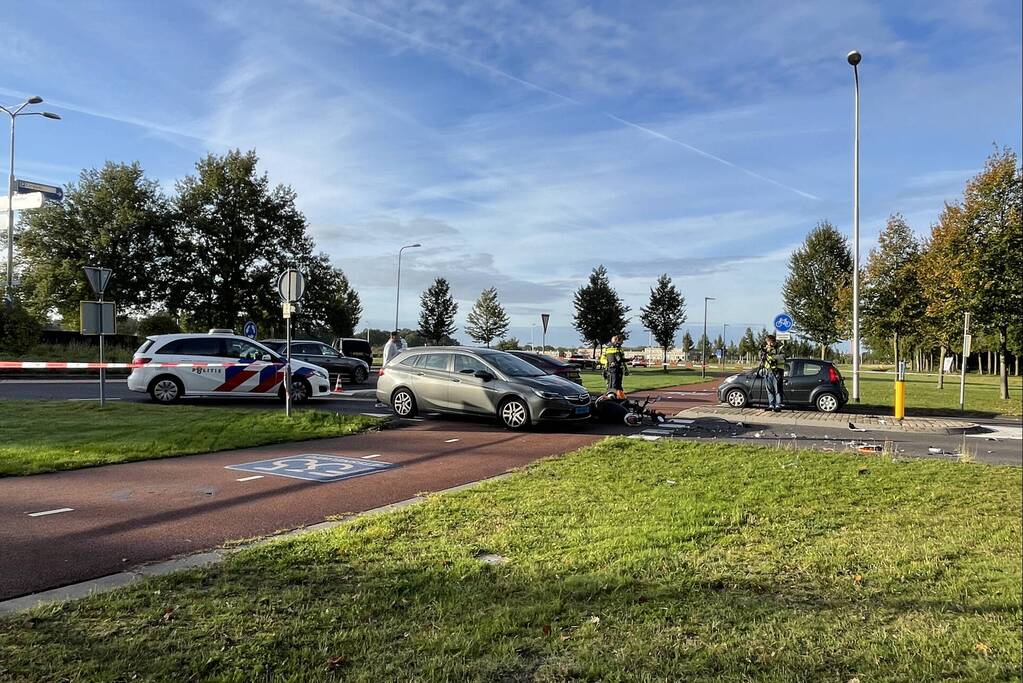 Brommerrijder gewond bij aanrijding