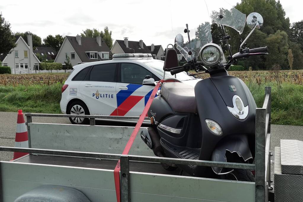 Scooterrijder gewond bij botsing met fietsster