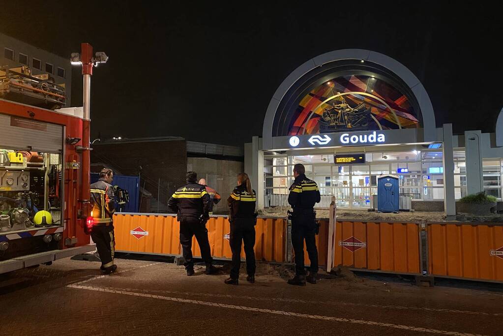 Brand naast bouwcontainer